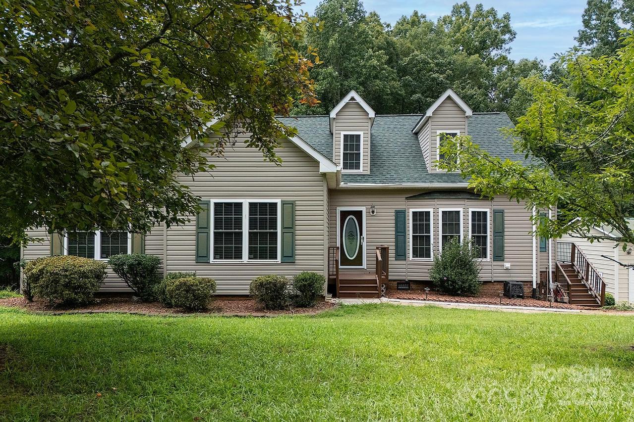 366 Lakehurst Farm Rd., Norwood, NC 28128