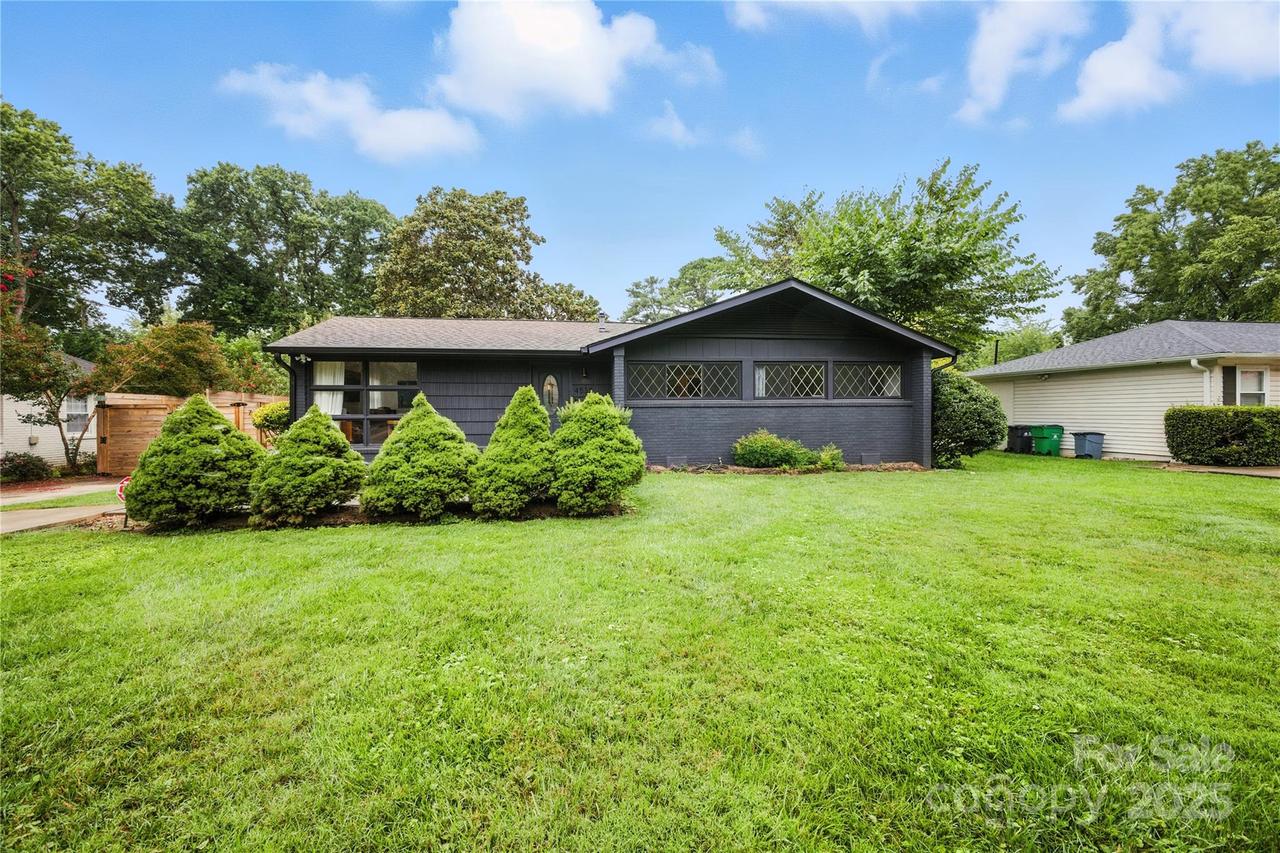 4535 Crestmont Dr., Charlotte, NC 28205