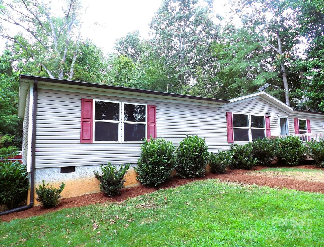 31 Mcgee Hill Rd., Fairview, NC 28730