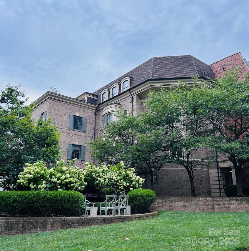 168 Cherokee Rd., Charlotte, NC 28207