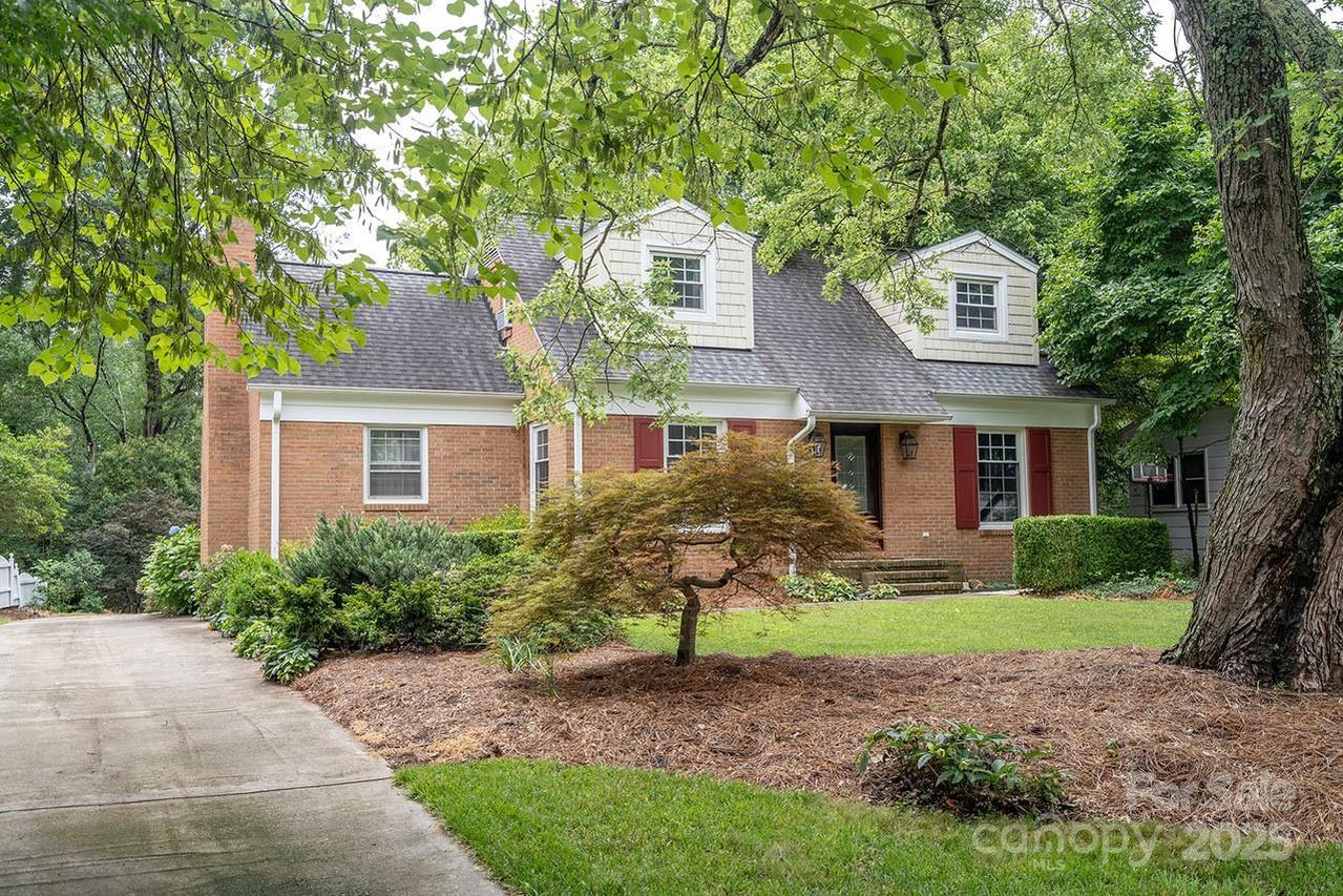 1240 Worcaster Pl., Charlotte, NC 28211