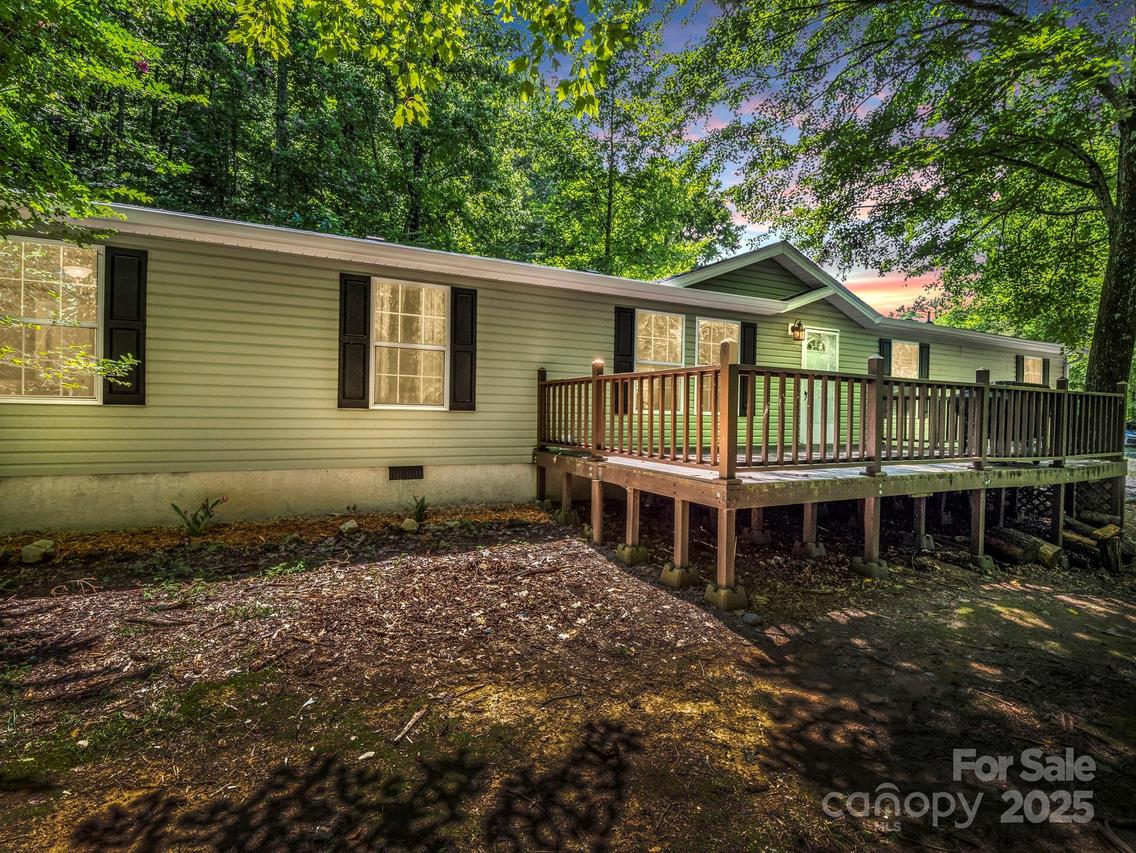 174 Danielle Dr., Penrose, NC 28766