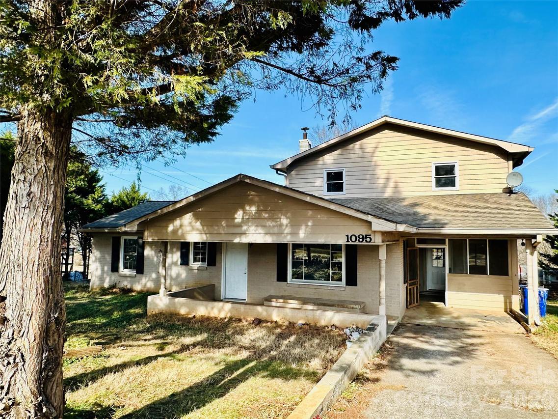 1095 Elm Cir., Granite Falls, NC 28630