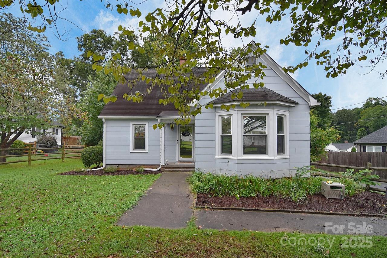 809 Walker St., Kannapolis, NC 28081