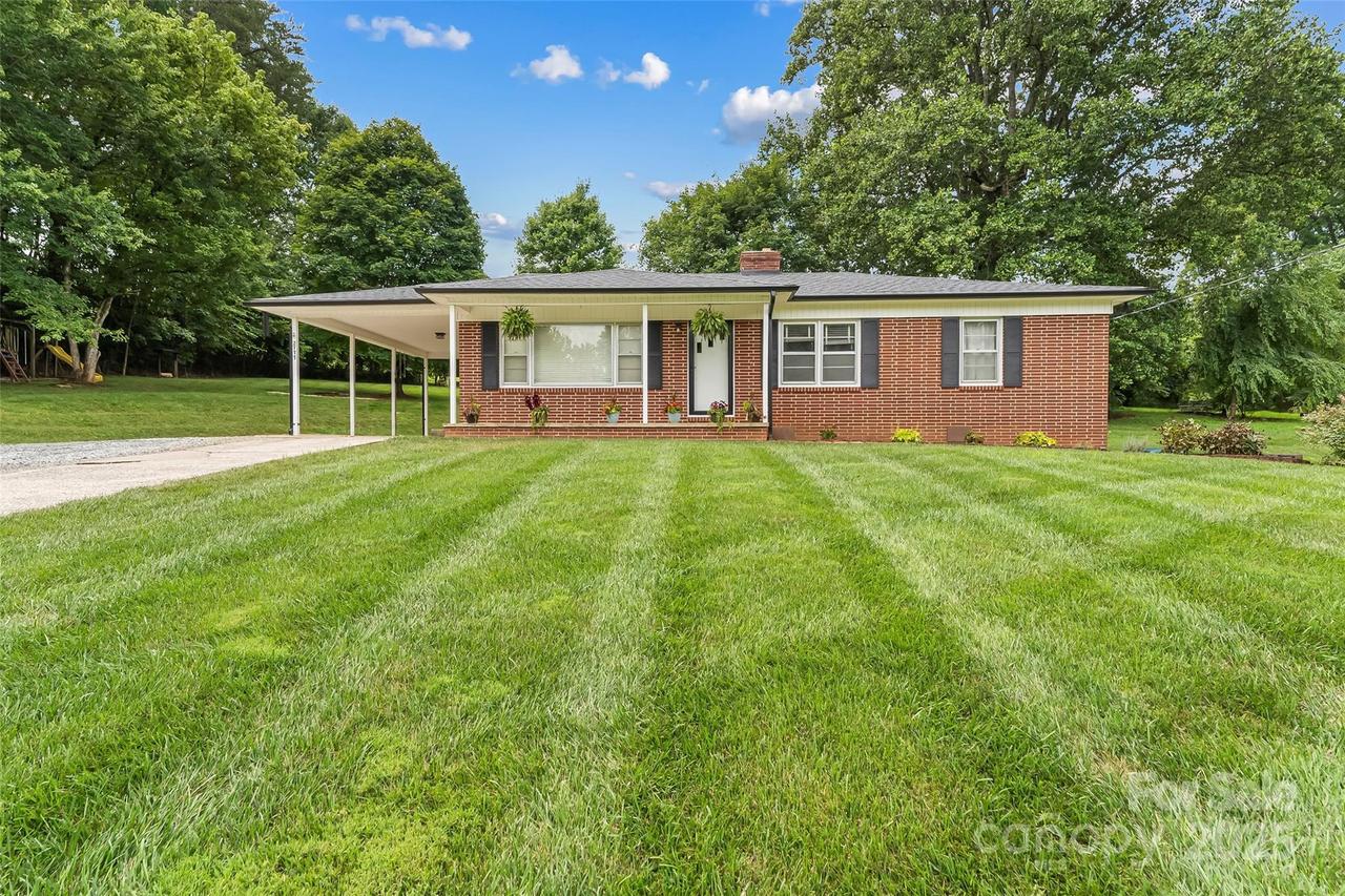 2777 Pax Hill Rd., Morganton, NC 28655