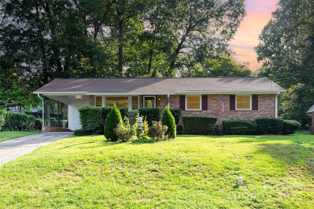 1314 Fern Forest Dr., Gastonia, NC 28054