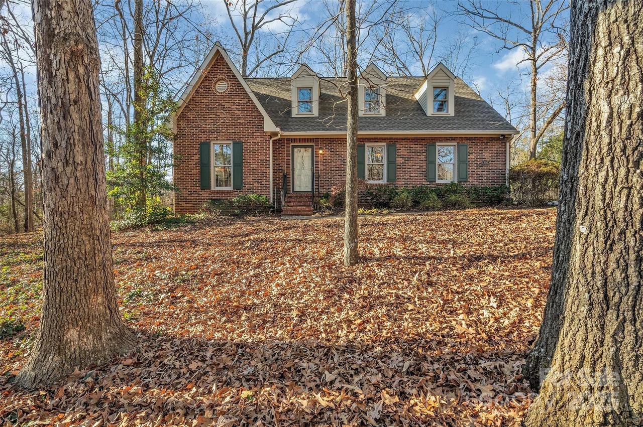 1330 Burtonwood Cir., Charlotte, NC 28212