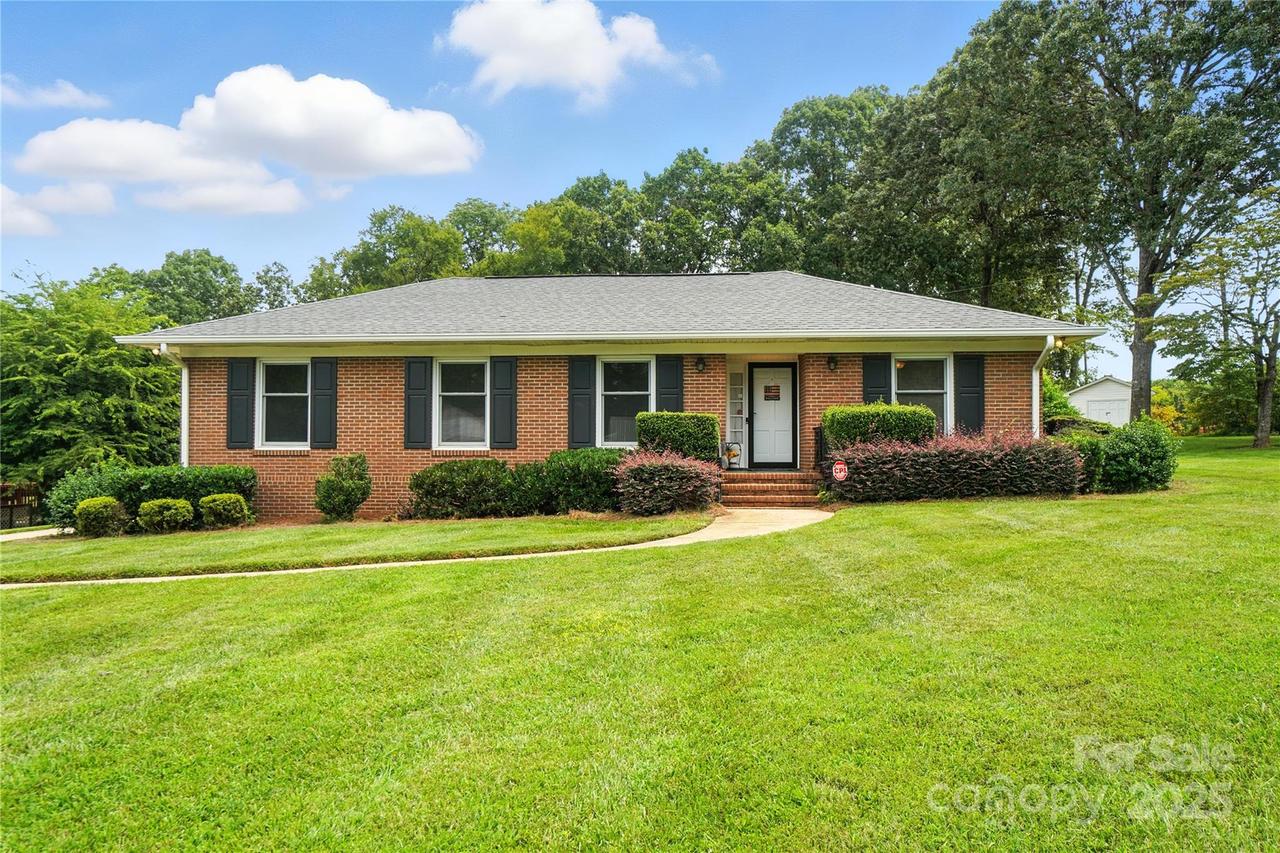 2111 Linalda Ct., Charlotte, NC 28214