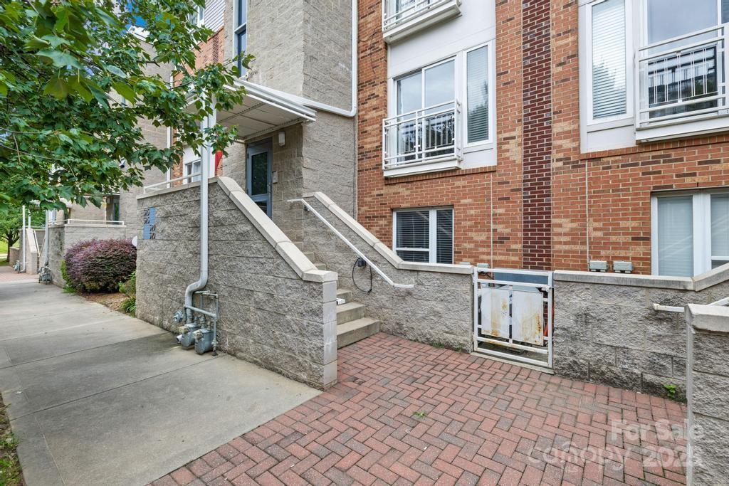 529 Donatello Ave., Charlotte, NC 28205