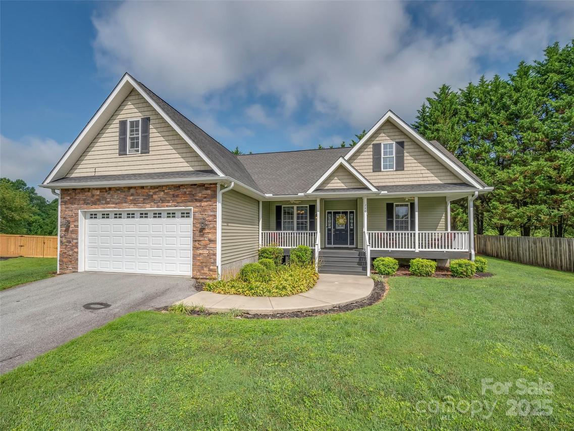 246 Springfield Meadow Dr., Etowah, NC 28729