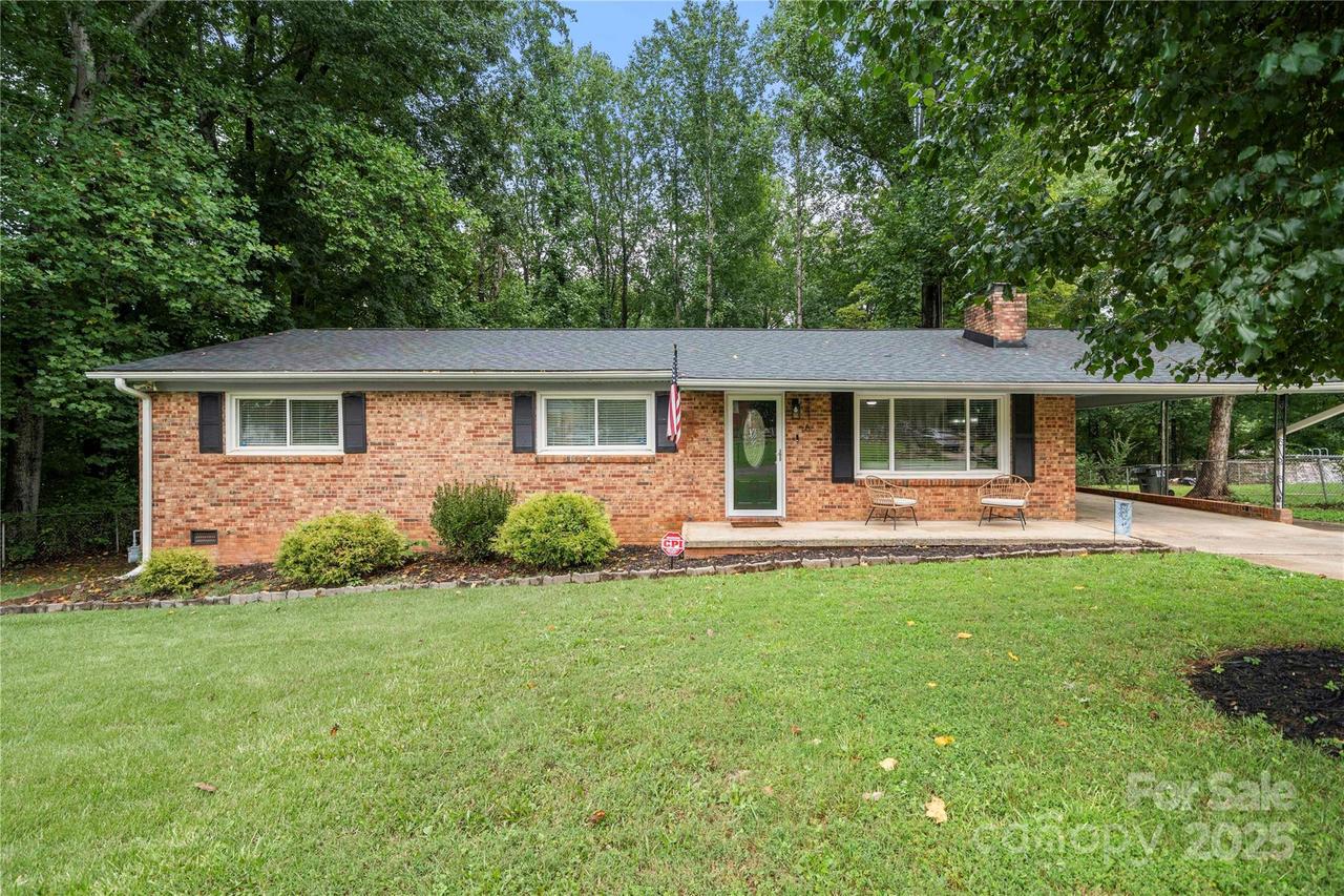 4416 Dawnwood Dr., Gastonia, NC 28056