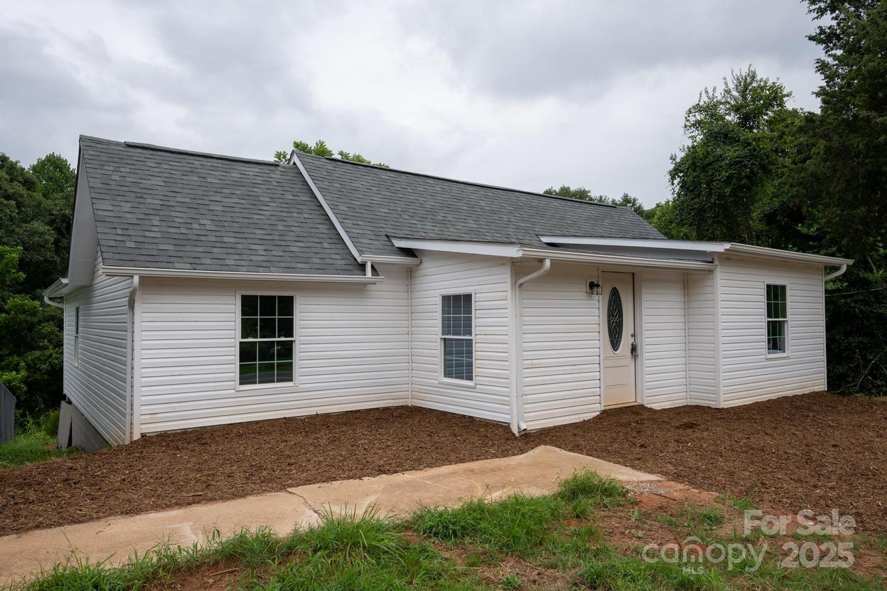 6458 Hudlow Rd., Union Mills, NC 28167