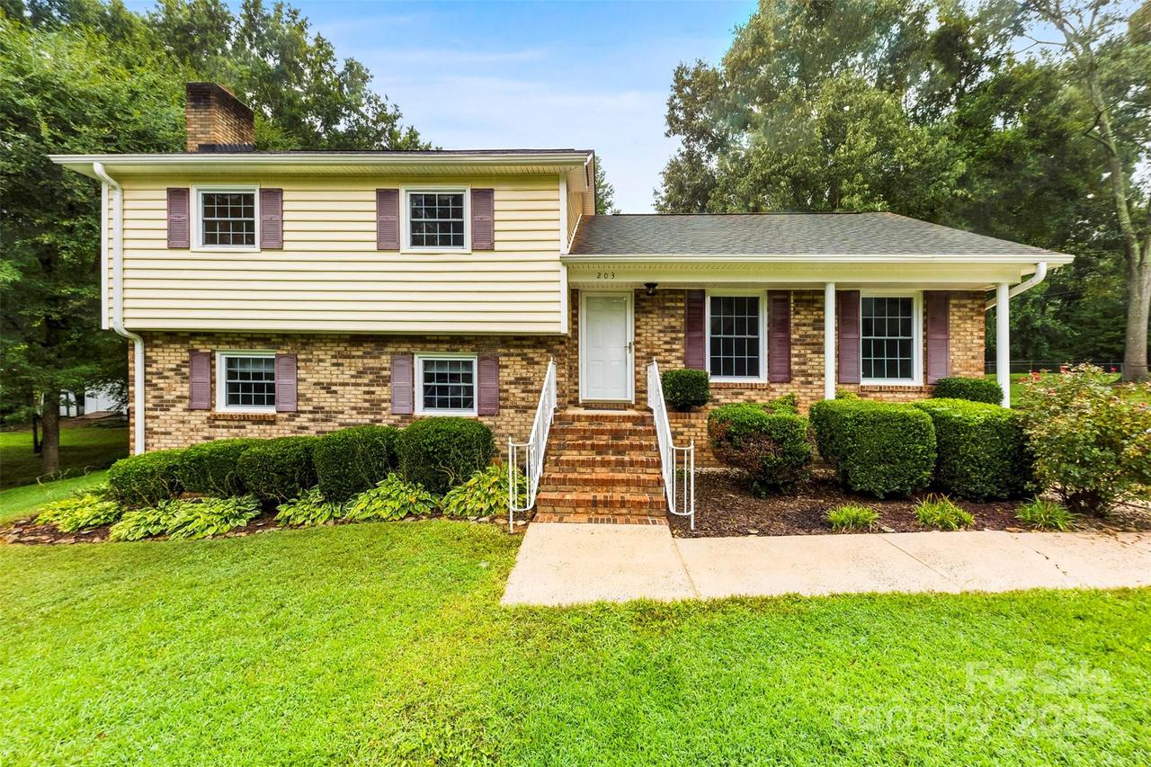 203 Falling Tree Ln., Monroe, NC 28112