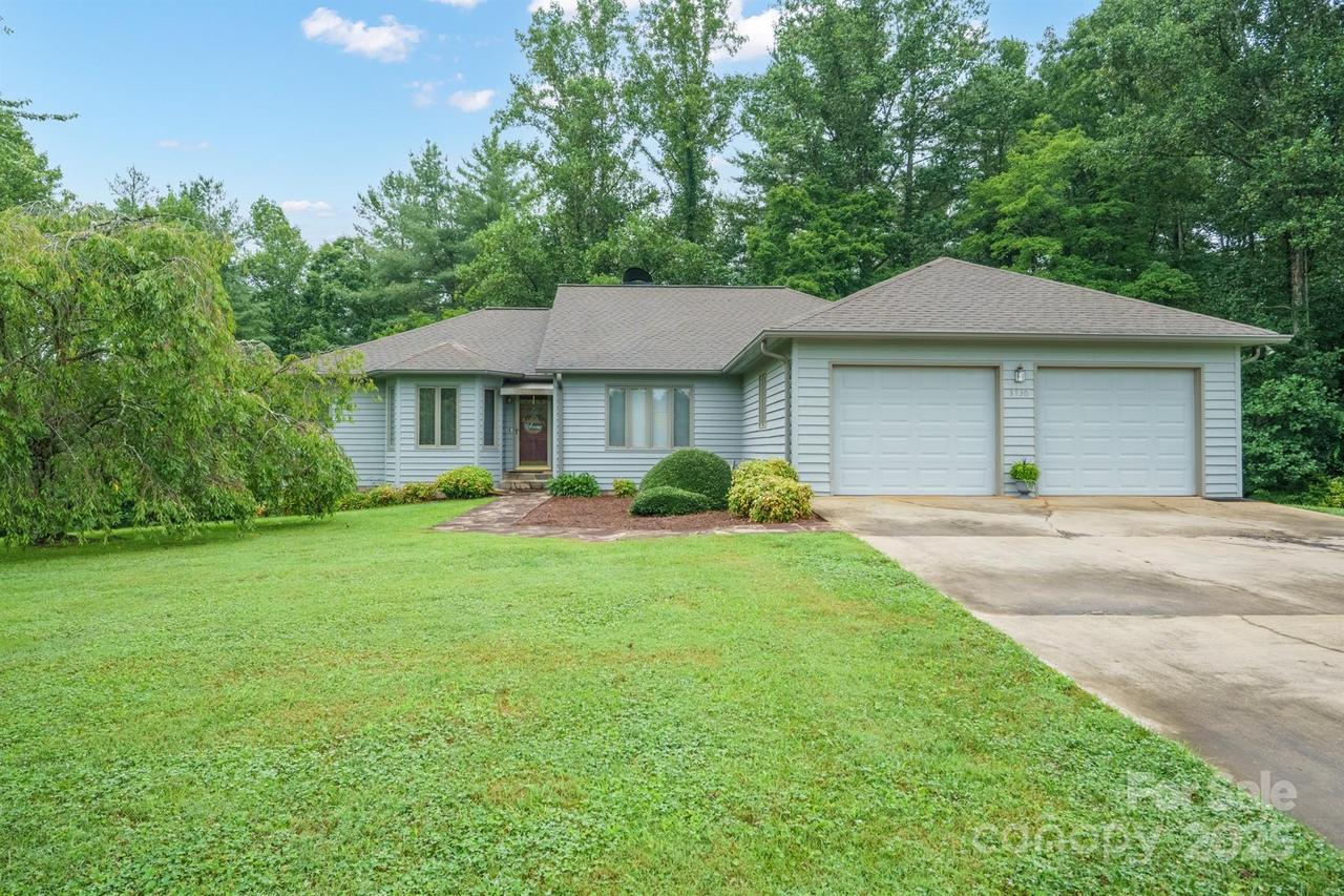 3730 Rabbits Run Pl., Lenoir, NC 28645