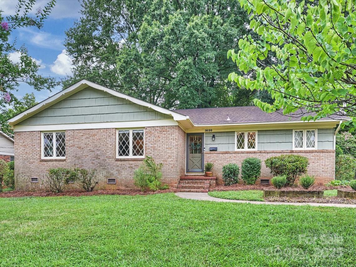 1620 Tamworth Dr., Charlotte, NC 28210
