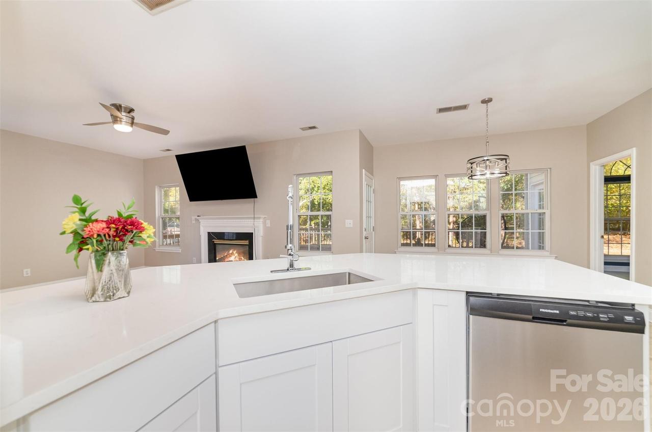 12538 Cardinal Woods Dr., Pineville, NC 28134