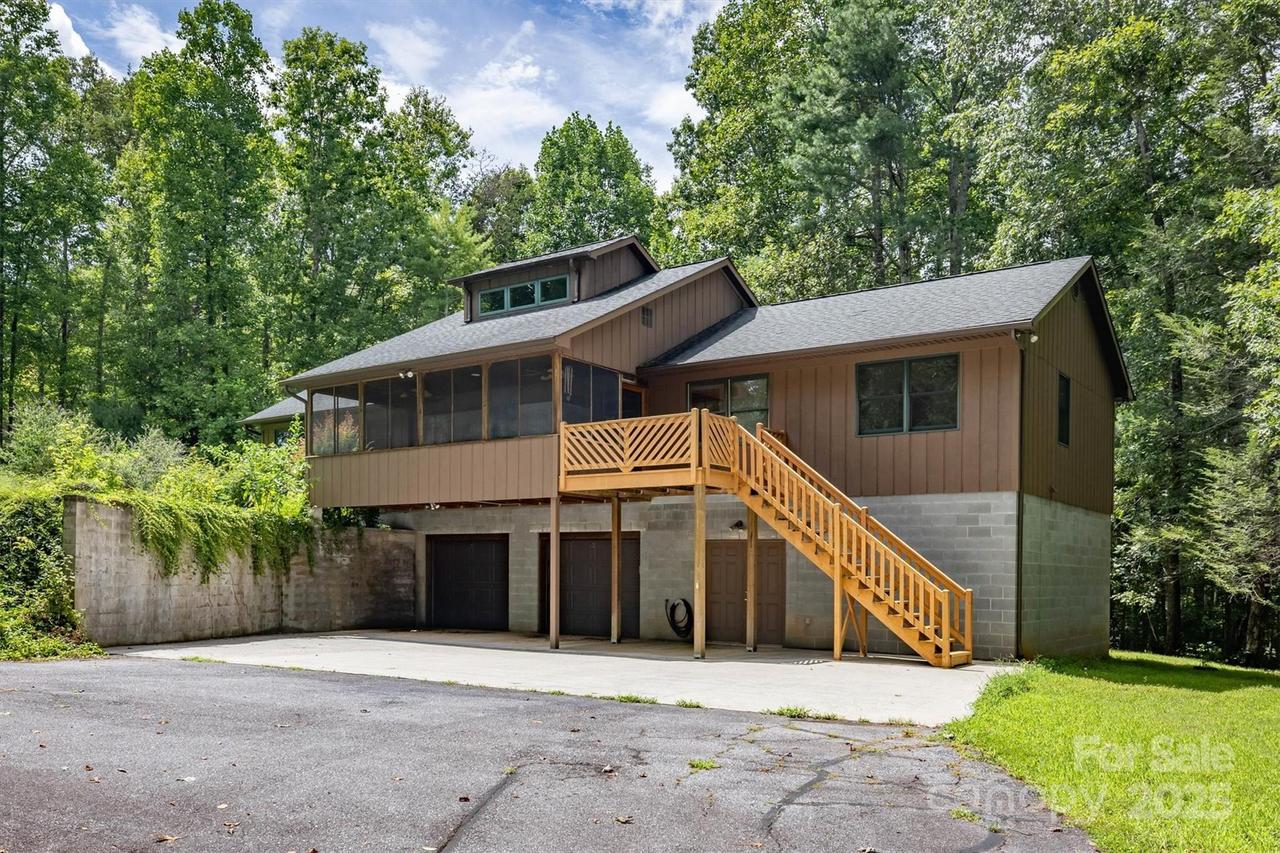 1044 Belvidere Ln., Morganton, NC 28655