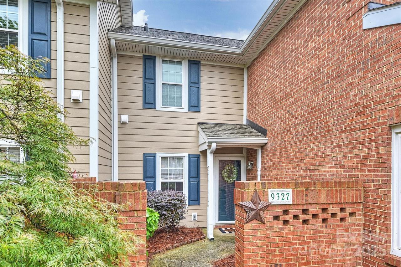 9327 S Vicksburg Park Ct., Charlotte, NC 28210