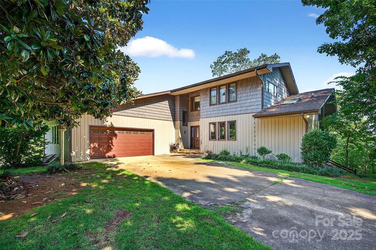 415 Reel Hollow Rd., Marion, NC 28752