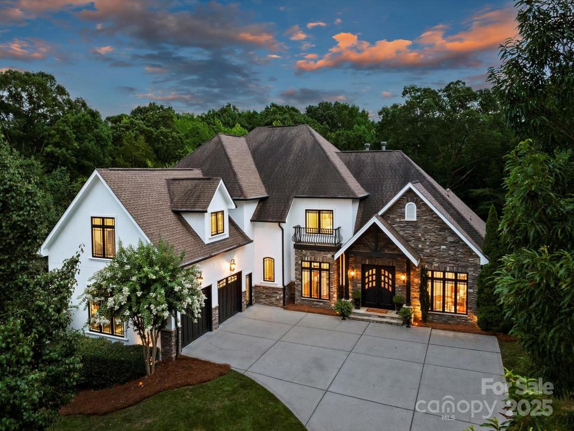 2207 Trapper Ct., Charlotte, NC 28270