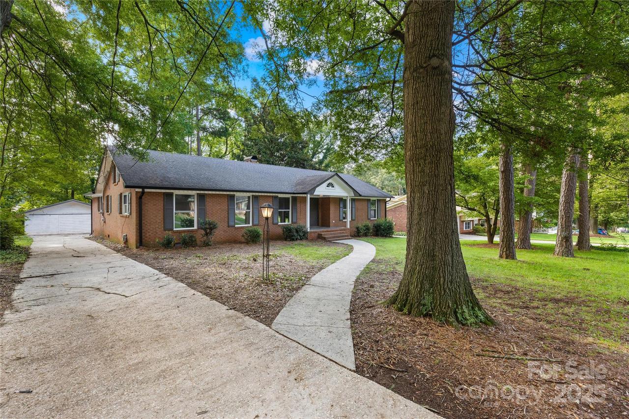 1120 Crestview Ave., Salisbury, NC 28144