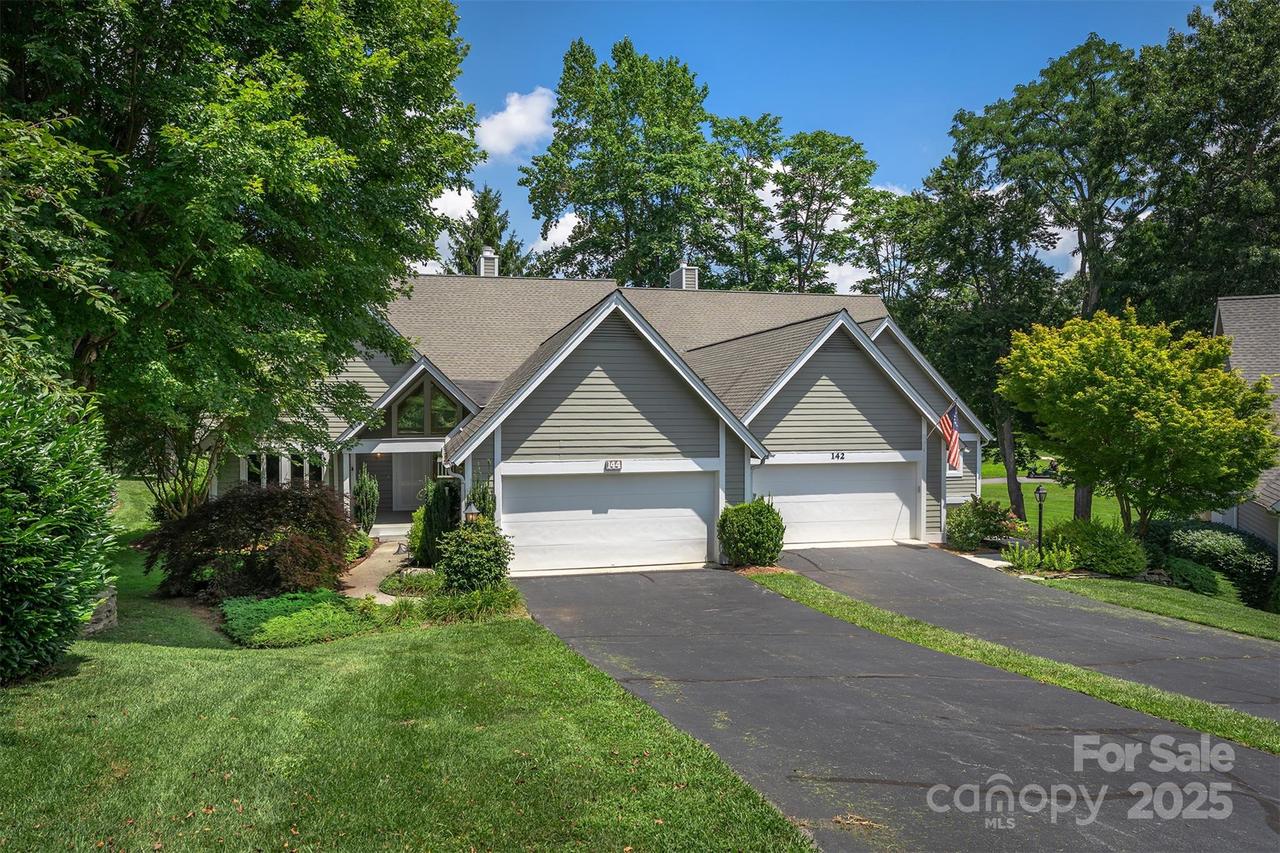 144 Overlook Dr., Flat Rock, NC 28731