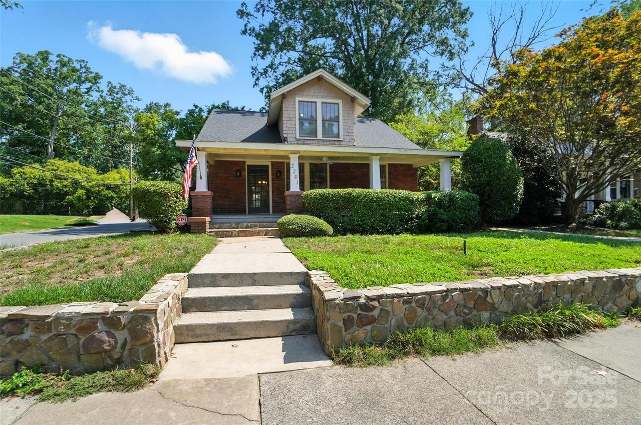 2201 Commonwealth Ave., Charlotte, NC 28205