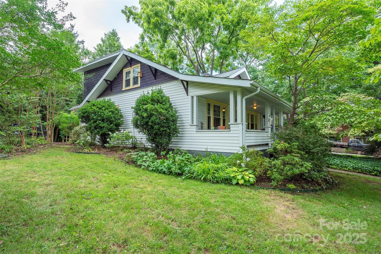 20 Vandalia Ave., Asheville, NC 28806