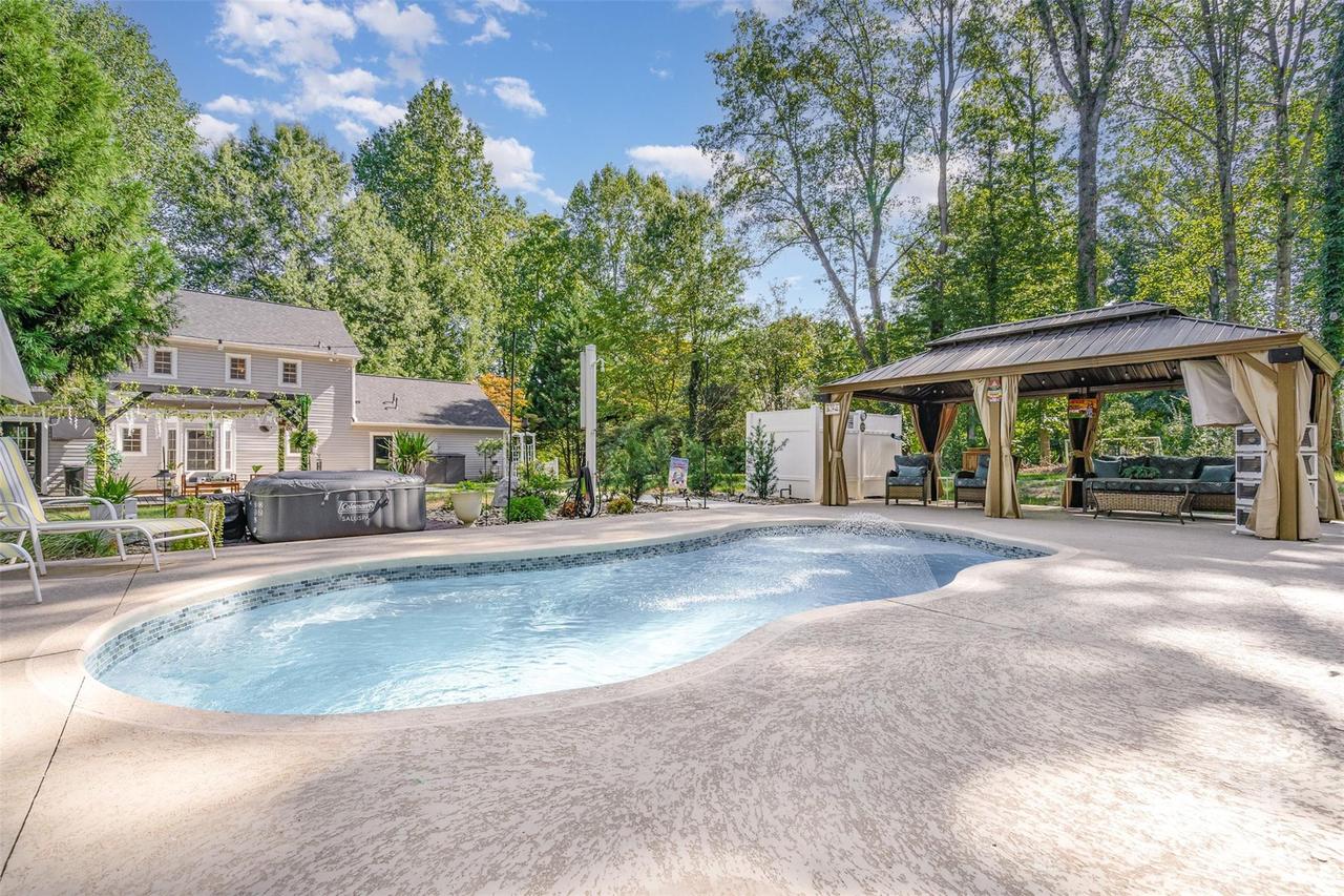 8017 Appaloosa Ln., Charlotte, NC 28215