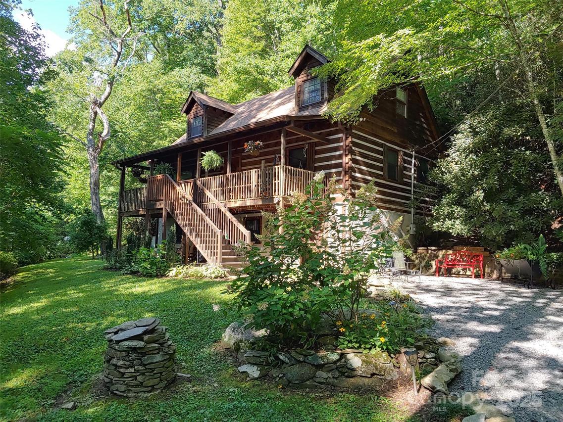 48 Buck Ridge Rd., Fairview, NC 28730