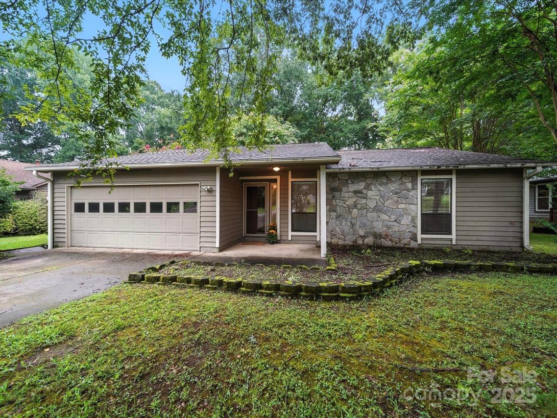 3844 Sweetgrass Ln., Charlotte, NC 28226