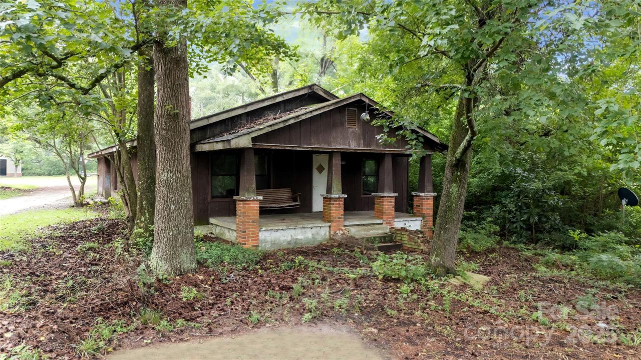 10020 Gibson Rd., Laurel Hill, NC 28351