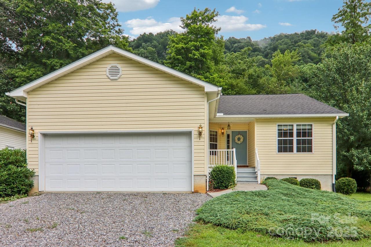 118 Whitewater Dr., Maggie Valley, NC 28751