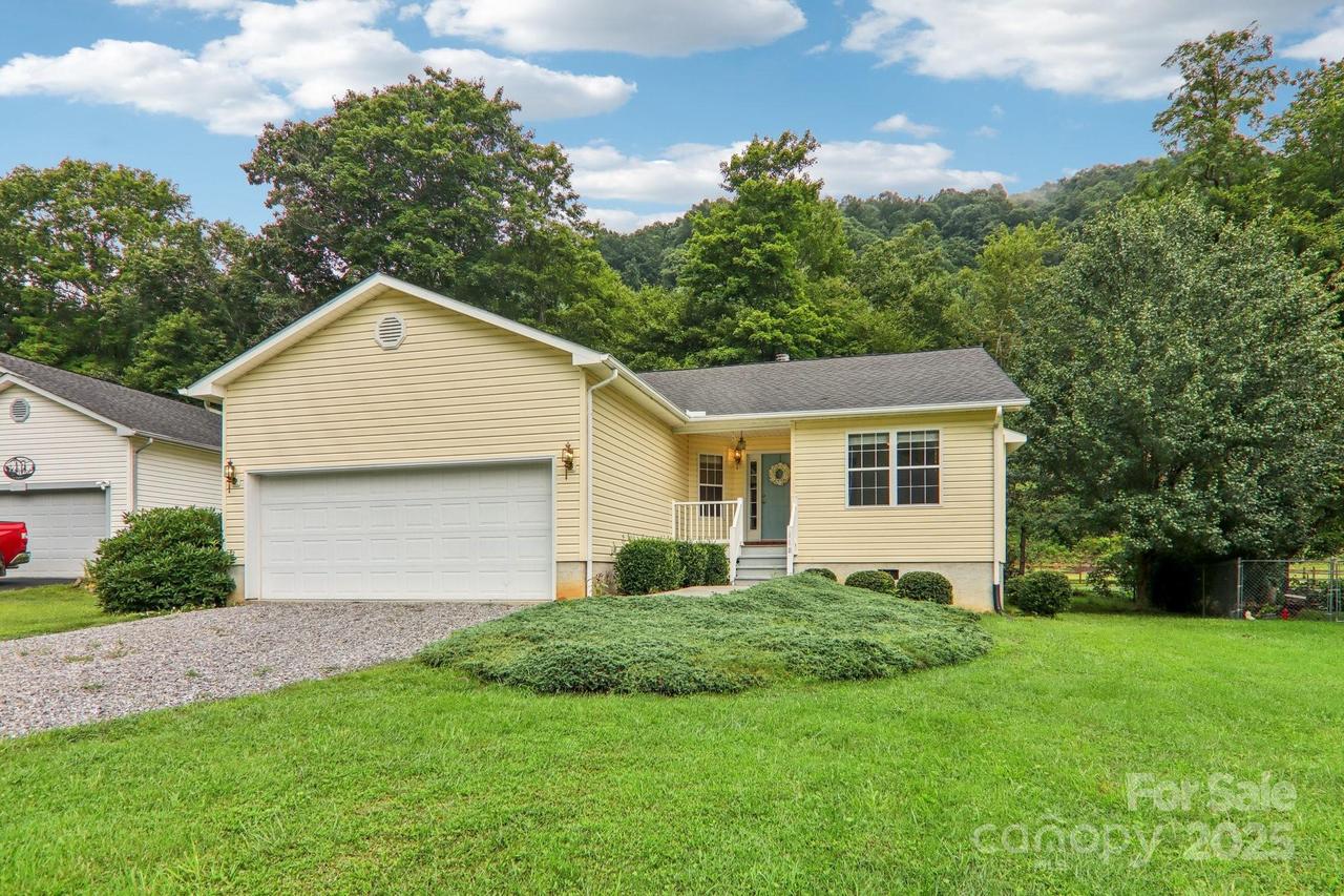 118 Whitewater Dr., Maggie Valley, NC 28751
