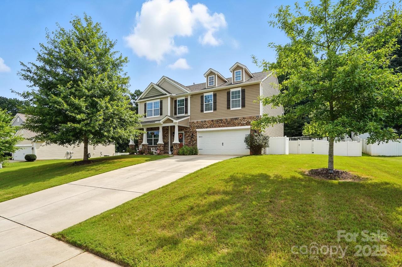 120 Rippling Water Dr., Mount Holly, NC 28120
