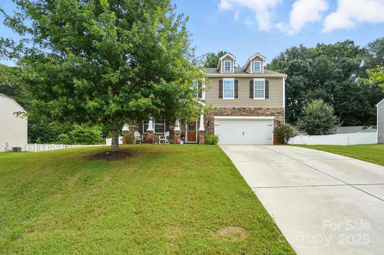 120 Rippling Water Dr., Mount Holly, NC 28120
