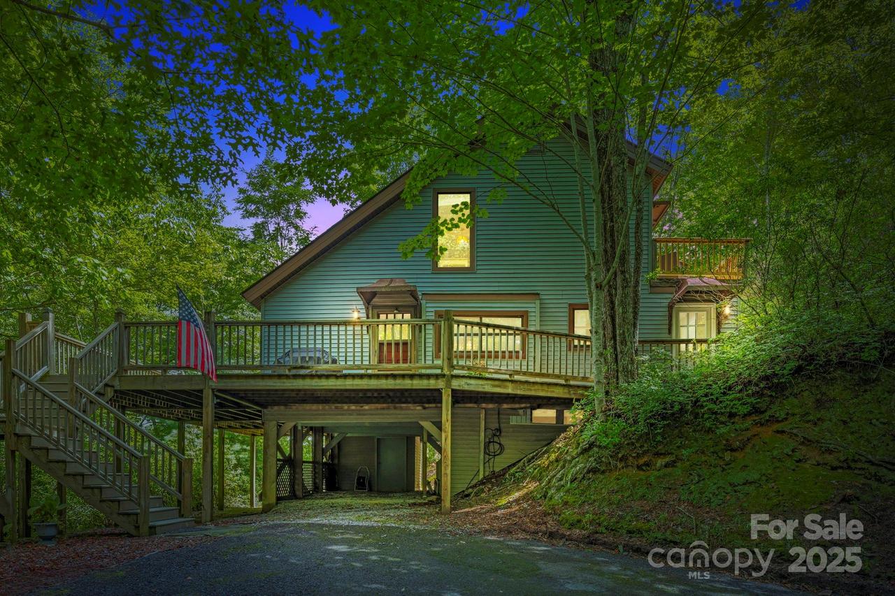 571 Tsisqua Cir., Brevard, NC 28712