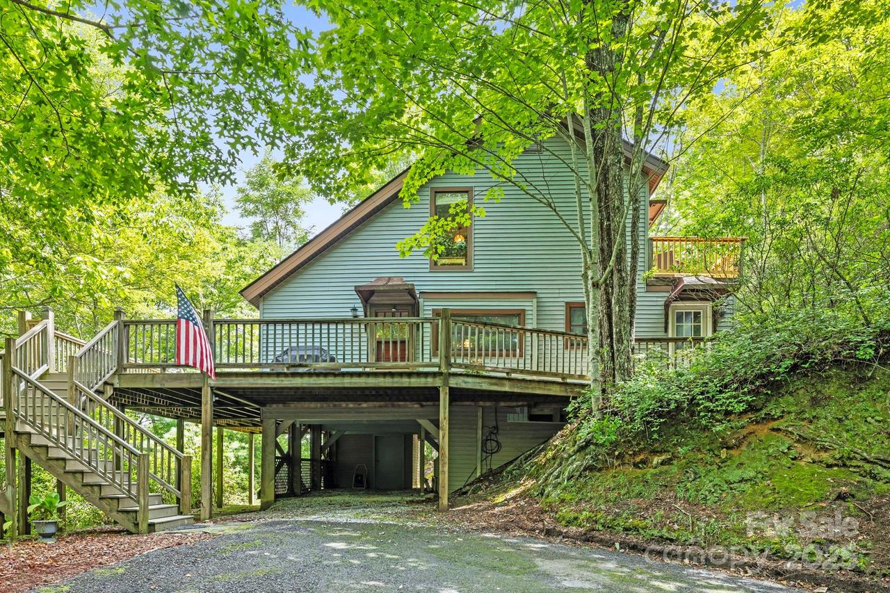 571 Tsisqua Cir., Brevard, NC 28712