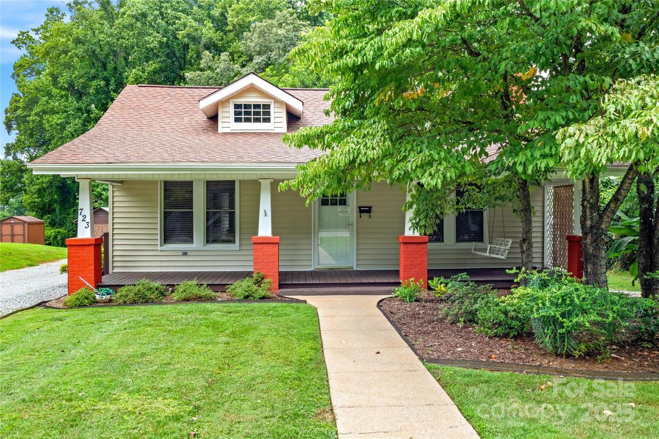 723 Elk Spur St., Elkin, NC 28621