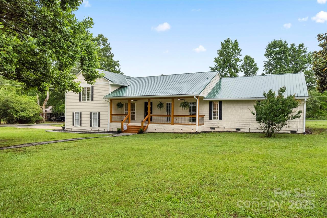 105 Pelican Ct., Mooresville, NC 28117