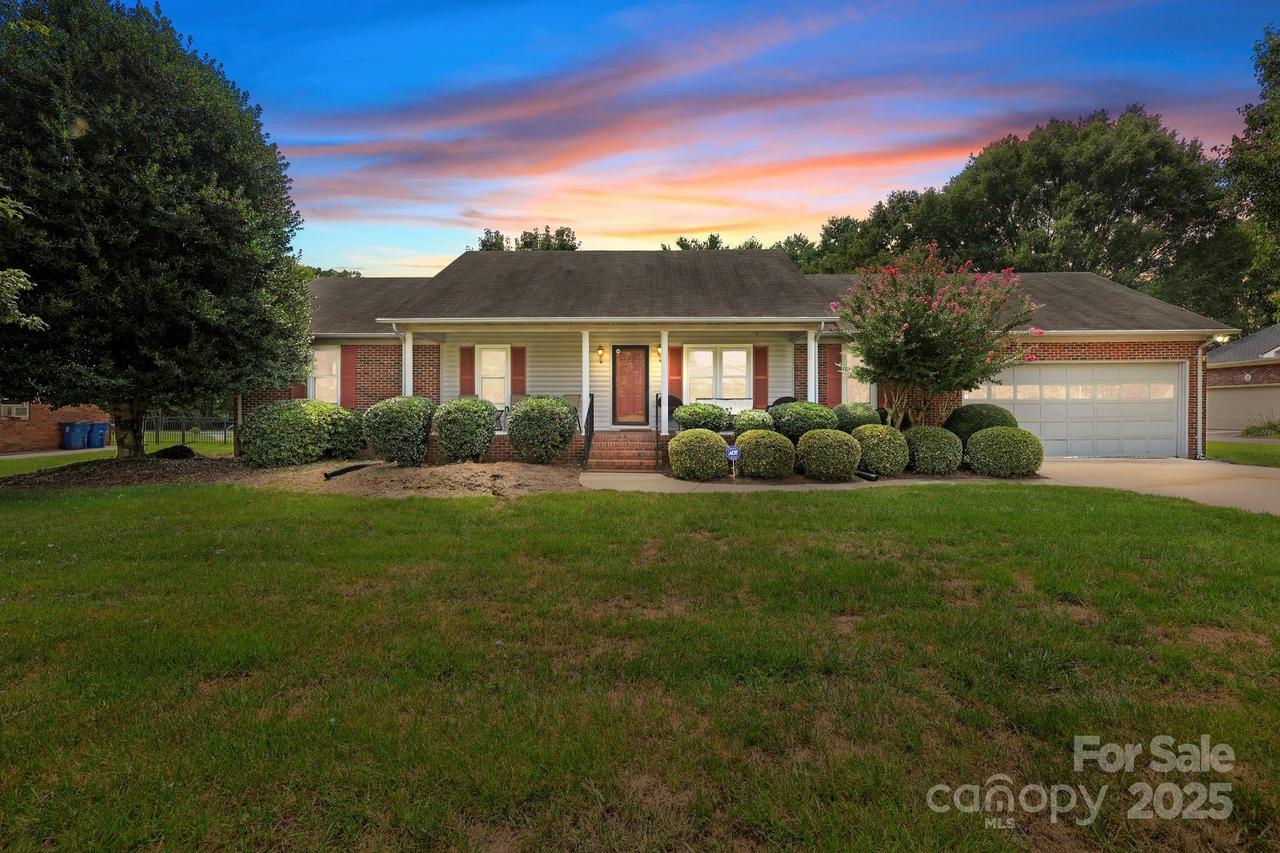 8613 Middleton Cir., Harrisburg, NC 28075