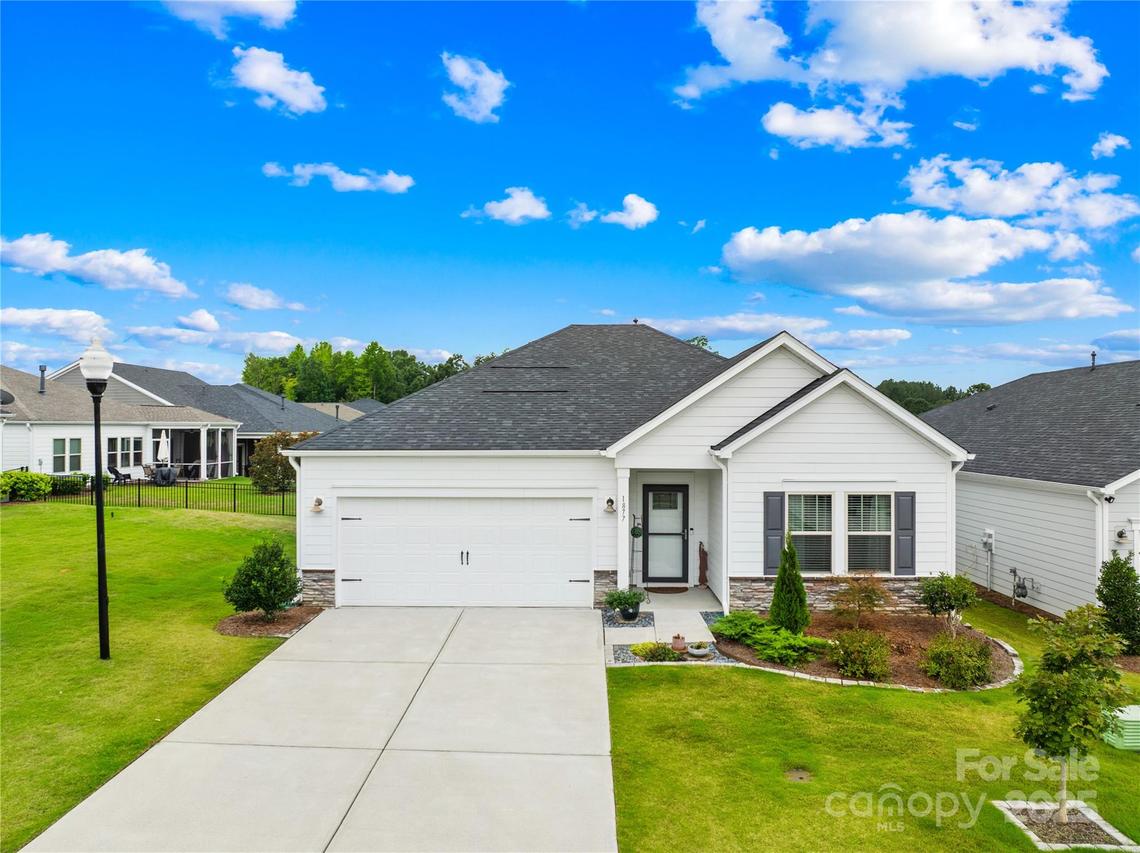 1877 Lotus Ln., Denver, NC 28037
