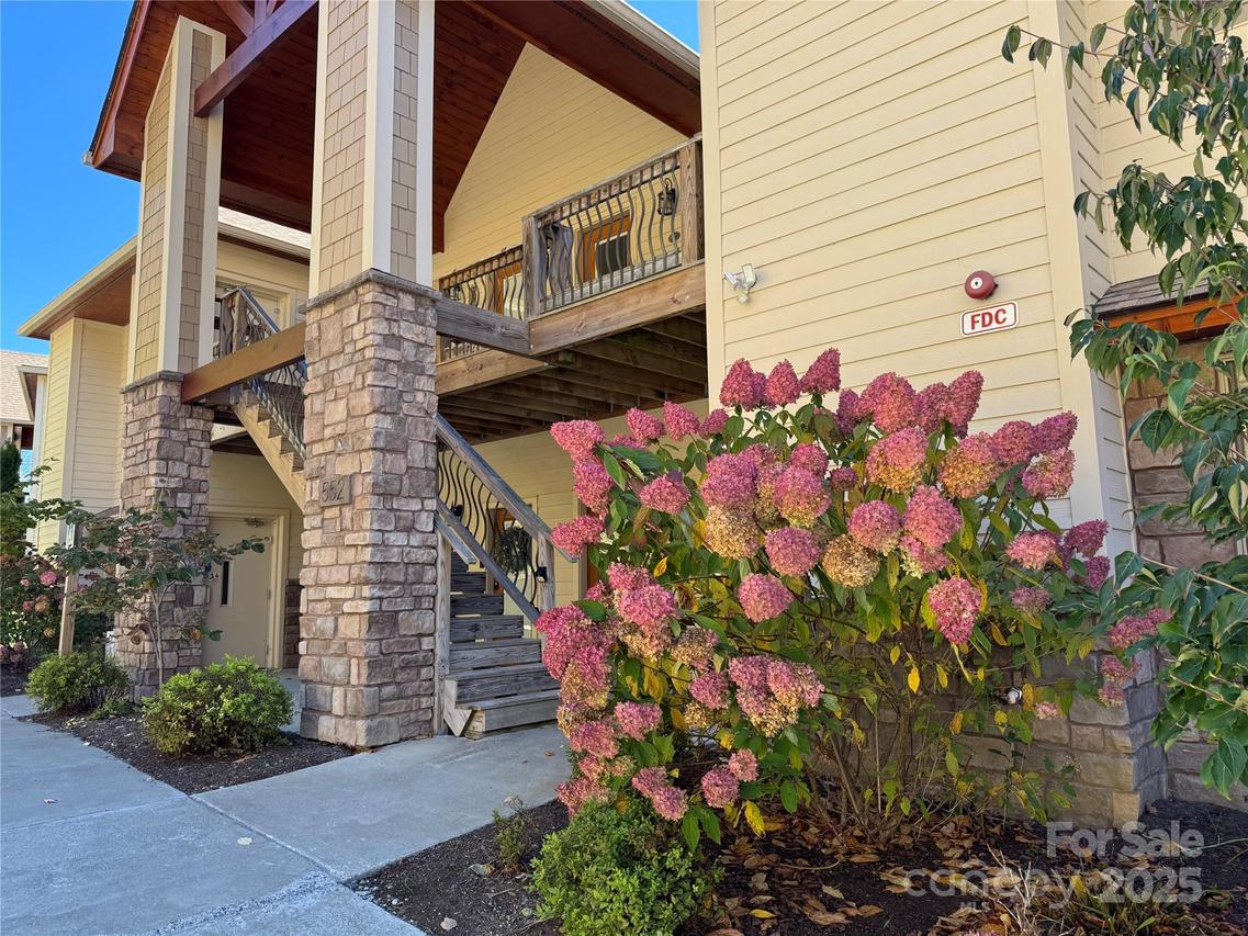 552 Penny Ln. #2B, Banner Elk, NC 28604