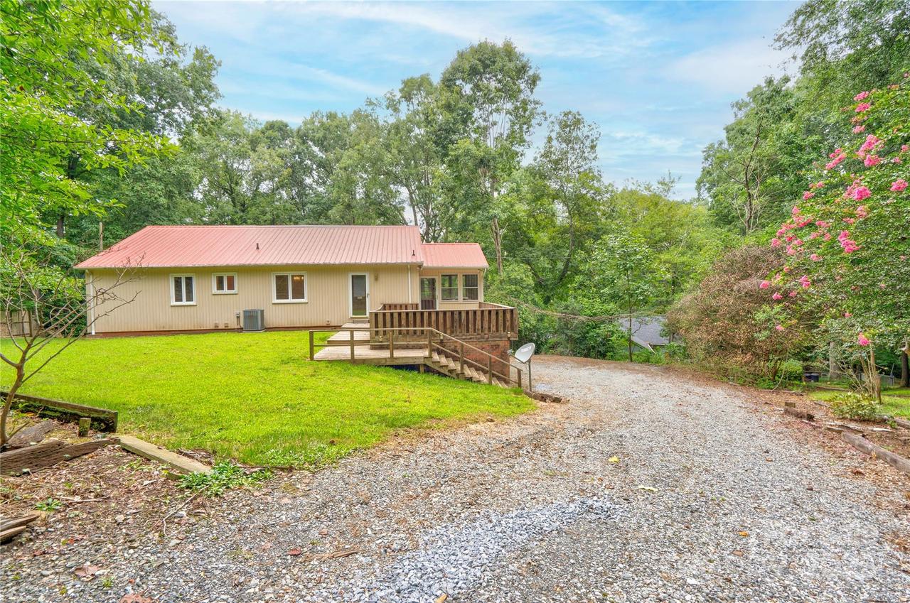 1329 Kings Cir., Shelby, NC 28150