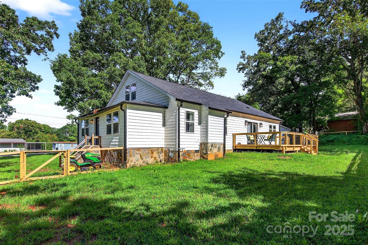 2269 Drexel Heights St., Morganton, NC 28655