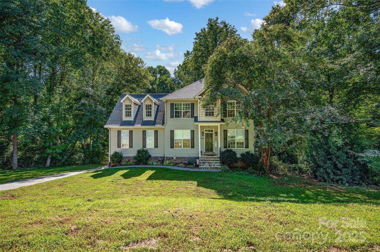 606 Nelly Green Cir., Statesville, NC 28625