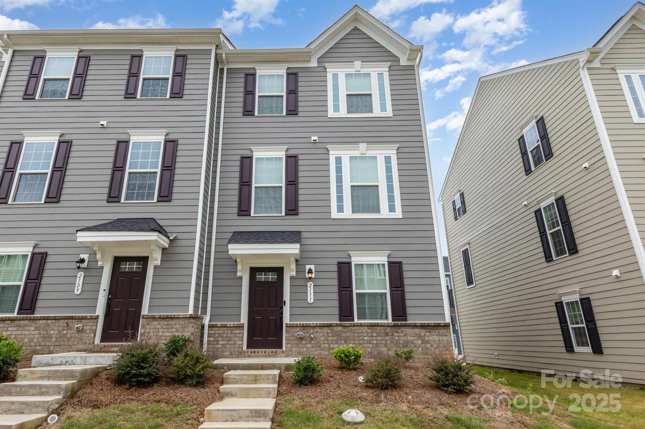 2111 Autumn Olive Ln., Matthews, NC 28104