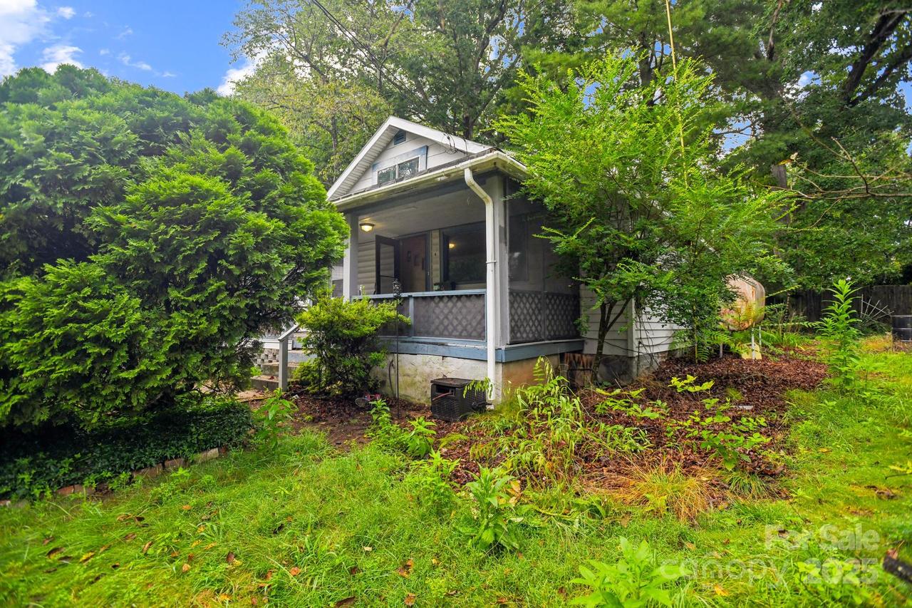 48 Middlemont Ave., Asheville, NC 28806