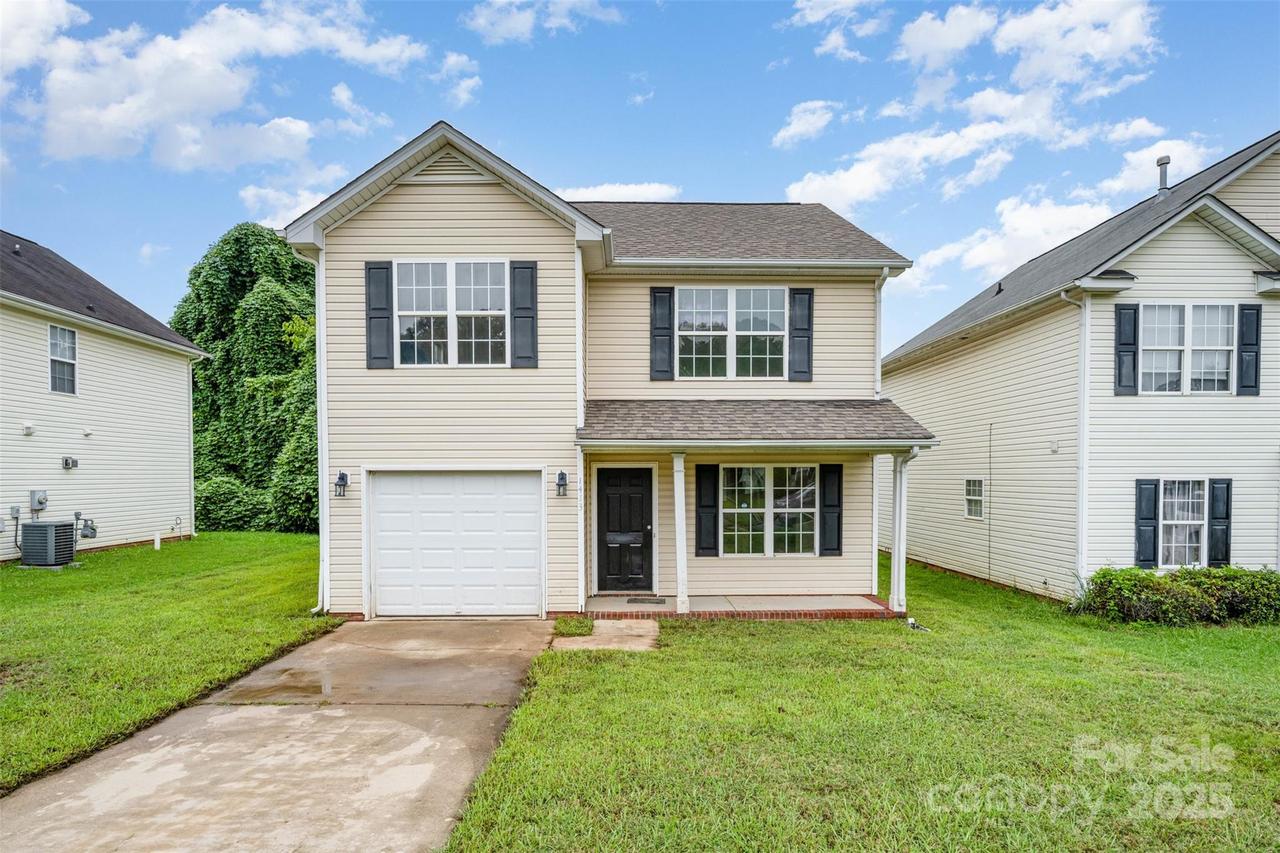 1413 Braveheart Ln., Charlotte, NC 28216