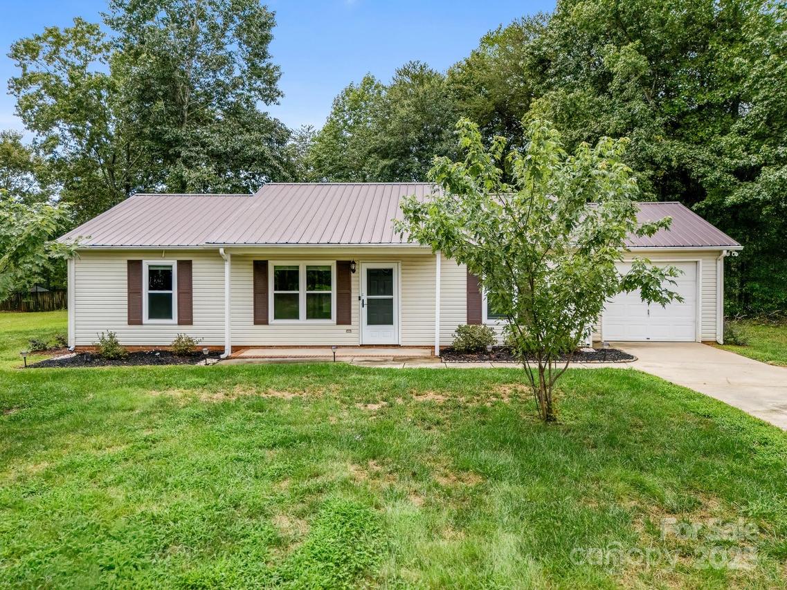 3627 Lee Moore Rd., Maiden, NC 28650